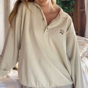 Vintage cream sweater with small shark logo